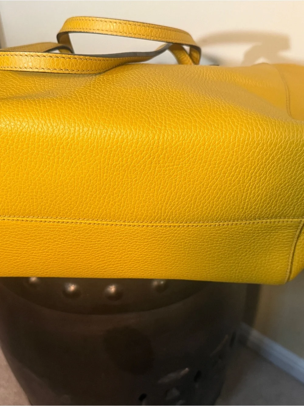 Gucci Large Swing Tote Yellow Pebbled Leather Made in Italy Authentic - Picture 7 of 15